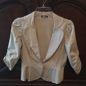 Juniors blazer with qtr length sleeves
